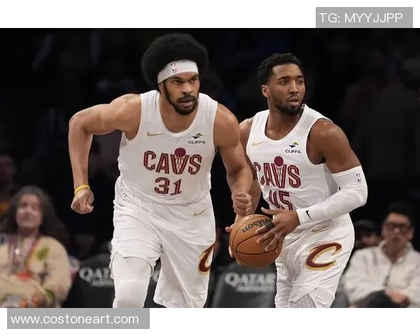 爵士大胜老鹰，稳居西部前八——探讨团队合作与关键时刻的表现